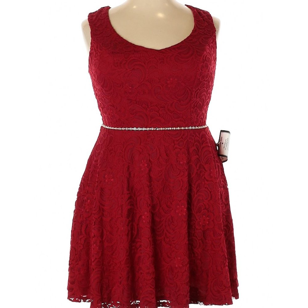 City Studio Cocktail Dress Size 14 NWT